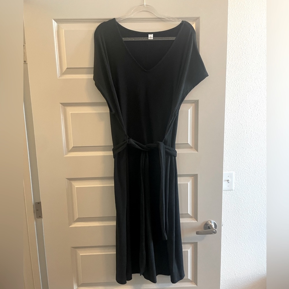 Black dress with waist tie
